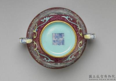 图片[2]-Cup with landscape on red ground in falangcai polychrome enamels, Qing dynasty, Qianlong reign (1736-1795)-China Archive